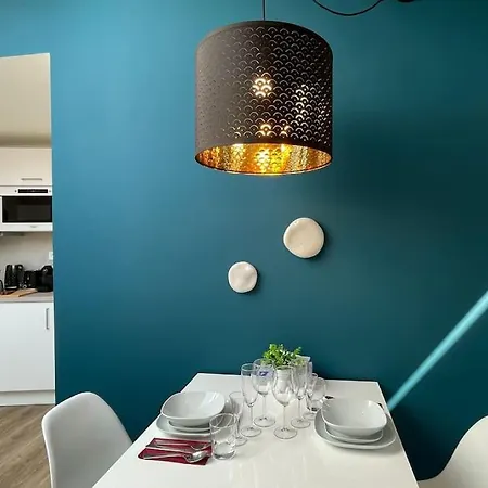 Family Flat With Foosball & Netflix In Old Town Apartamento